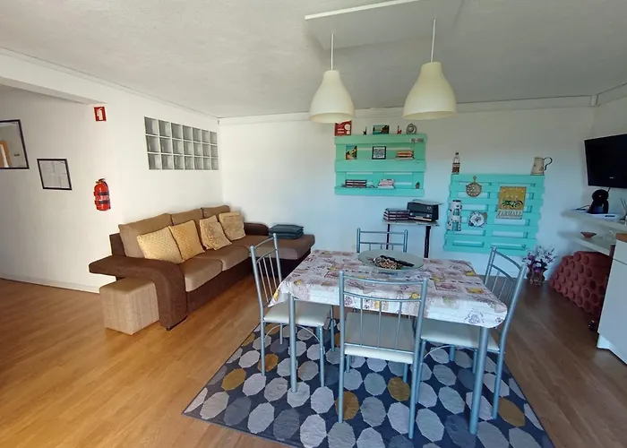 Sossego E Tranquilidade-Valley Guest House-Perto De Lisboa-Estacionamento A Porta Do Alojamento