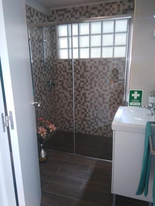 Sossego E Tranquilidade-valley Guest House-perto De Lisboa-estacionamento A Porta Do Séjour à la ferme
